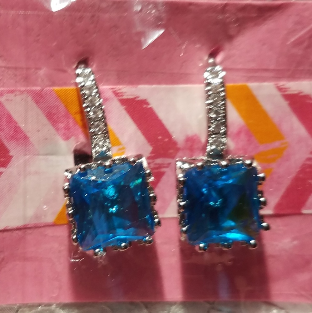 Drop earrings